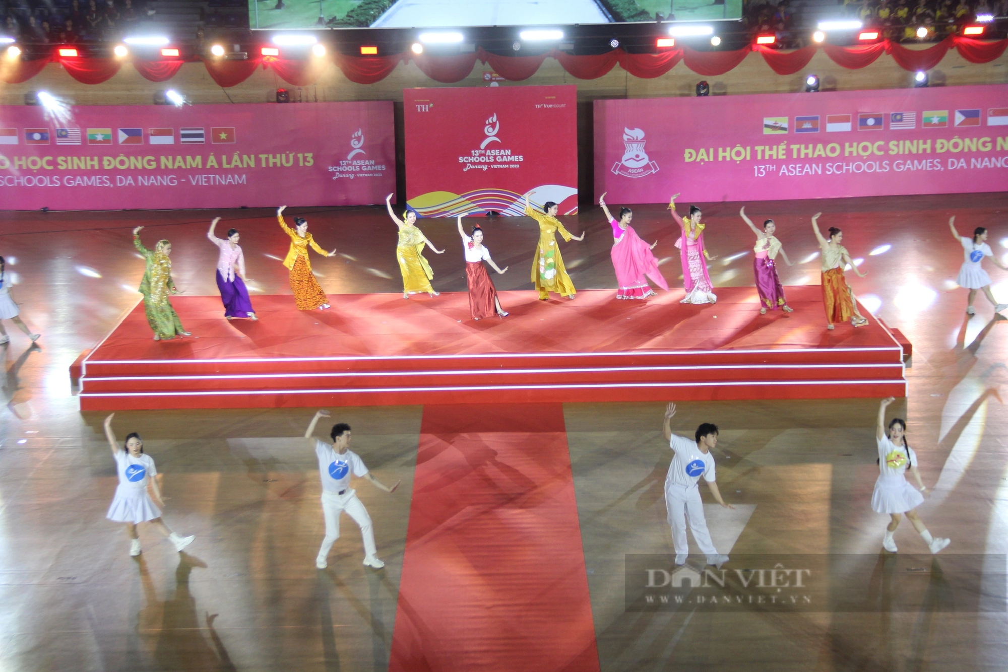 Việt Nam dẫn đầu ASEAN Schools Games 13 với 44 HCV- Ảnh 1.