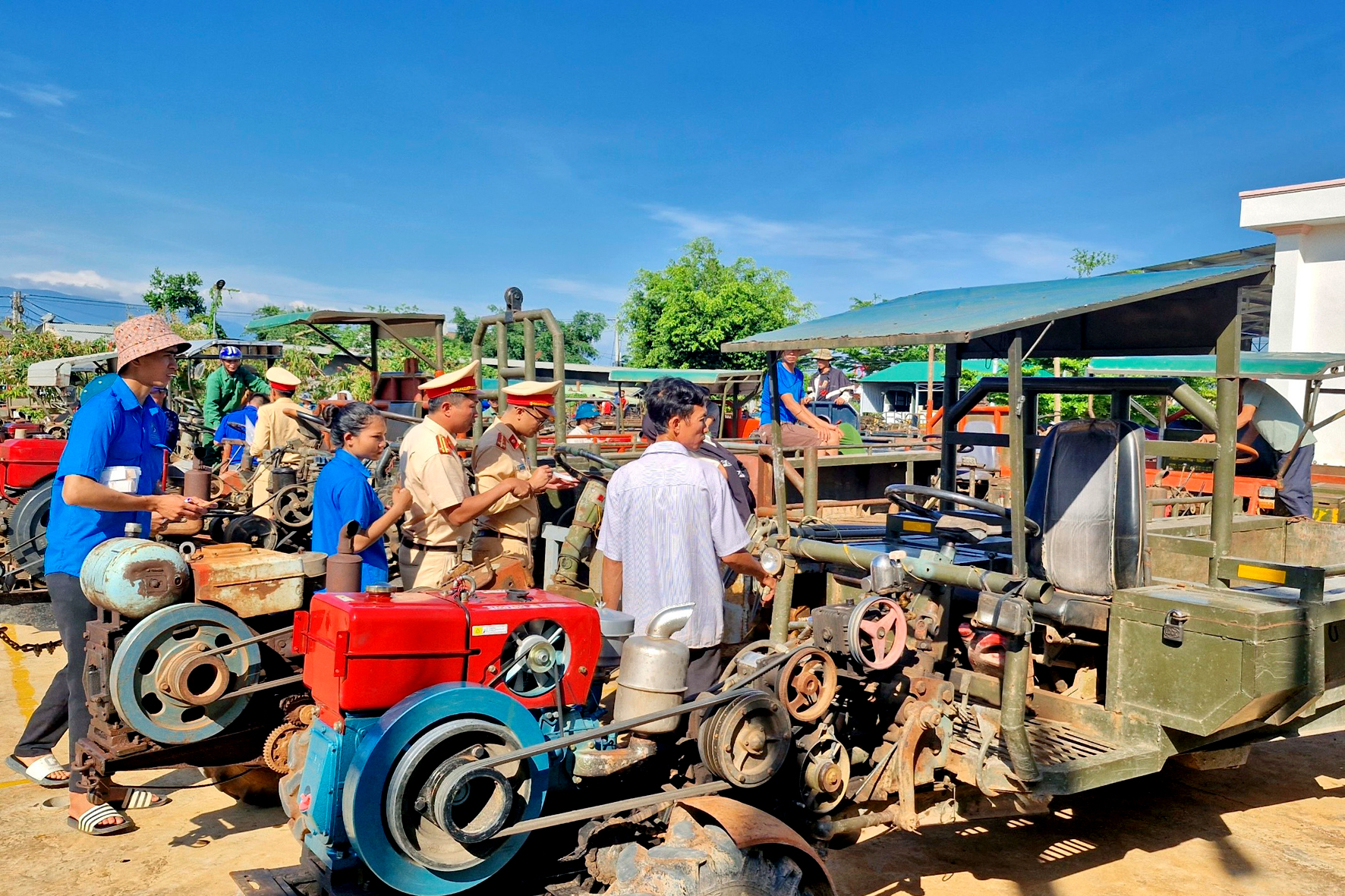 Hàng nghìn xe công nông ở Đắk Nông sẽ lấp lánh vào ban đêm, đã an toàn lại đẹp như phim- Ảnh 1.