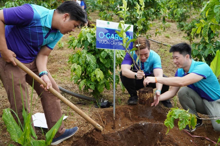 Bảo hiểm số OPES trao tặng 1.800 cây sinh kế gieo mầm cho tương lai bền vững tại xã Lộc Tân, Lâm Đồng- Ảnh 2.