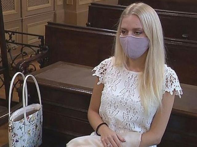 Slovenia: Cô gái trẻ xinh đẹp tự cưa đứt bàn tay để đòi tiền bảo hiểm và cái kết