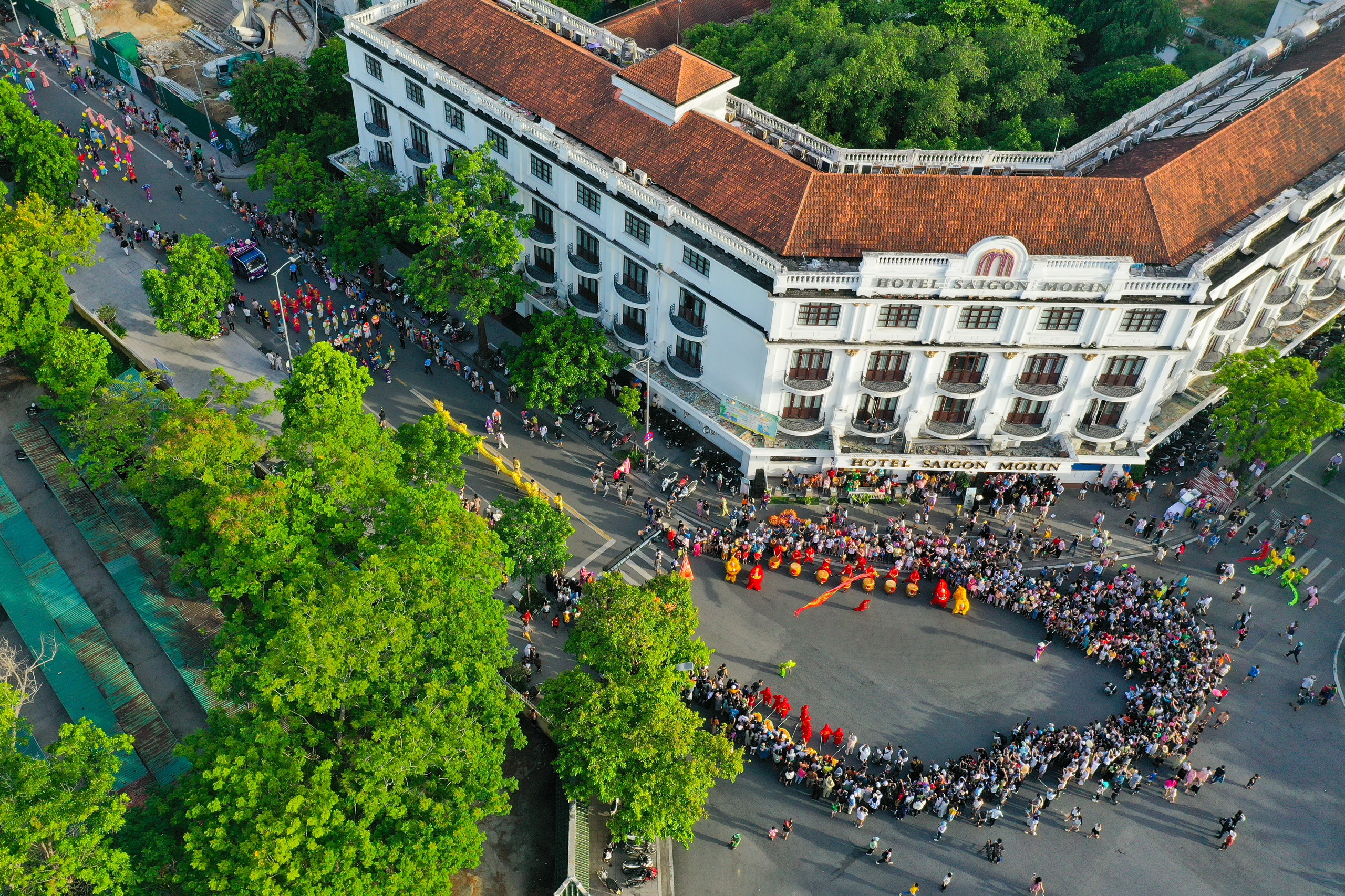 Ấn tượng sắc màu văn hóa lễ hội đường phố Festival Huế 2024- Ảnh 1.