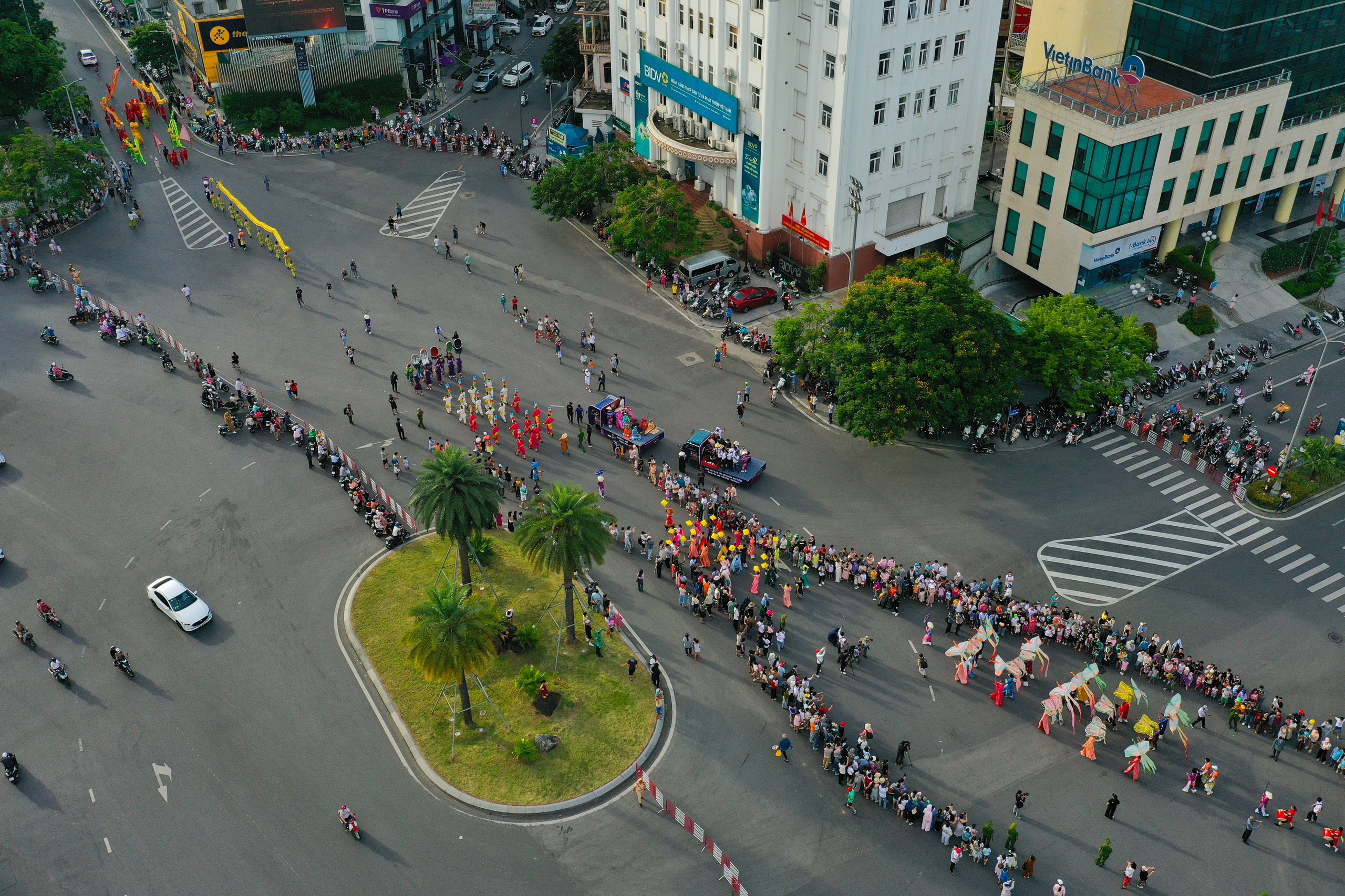 Ấn tượng sắc màu văn hóa lễ hội đường phố Festival Huế 2024- Ảnh 6.