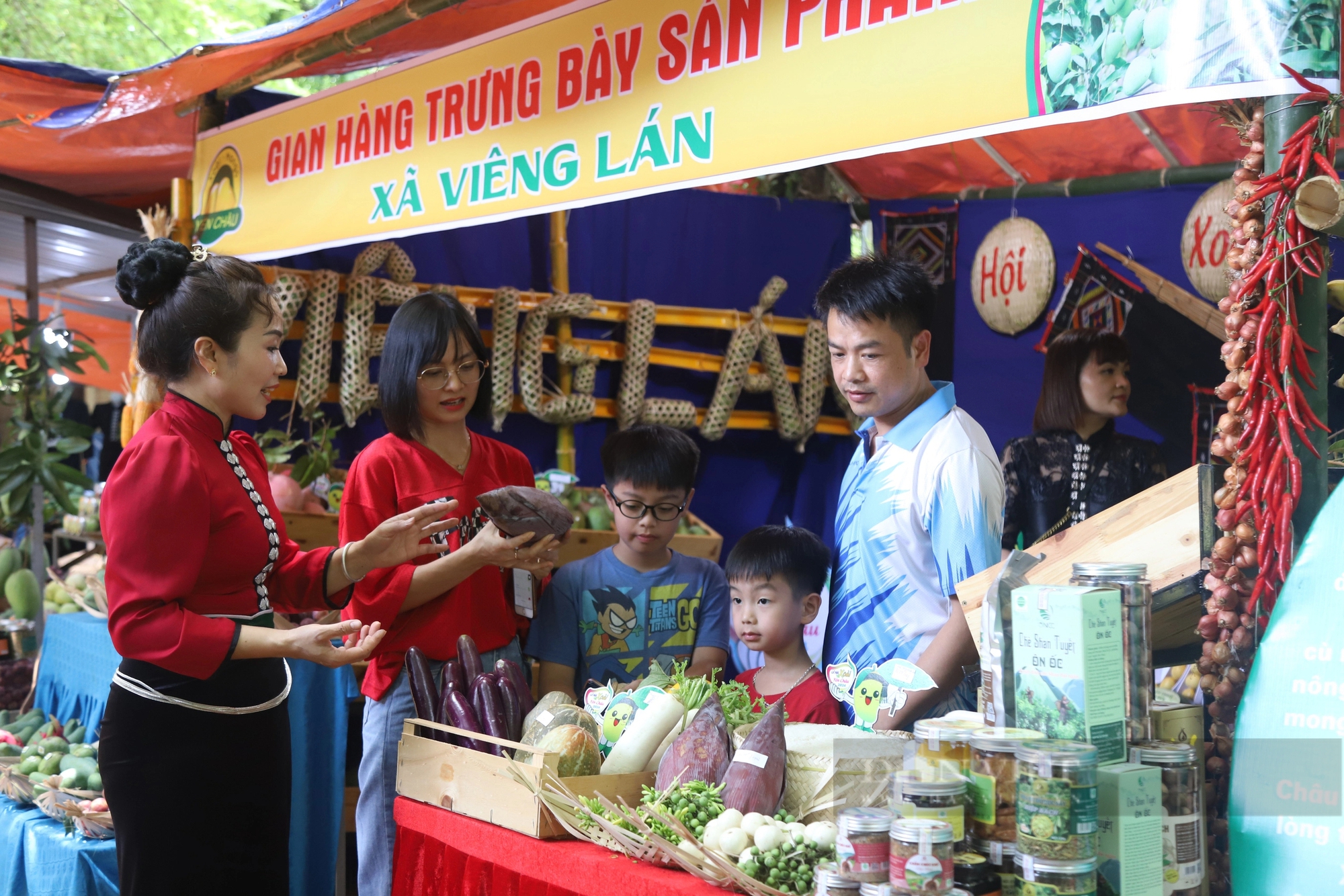 Độc đáo Ngày hội hái xoài ở vùng đất “chuối ngọt, xoài thơm”- Ảnh 4.