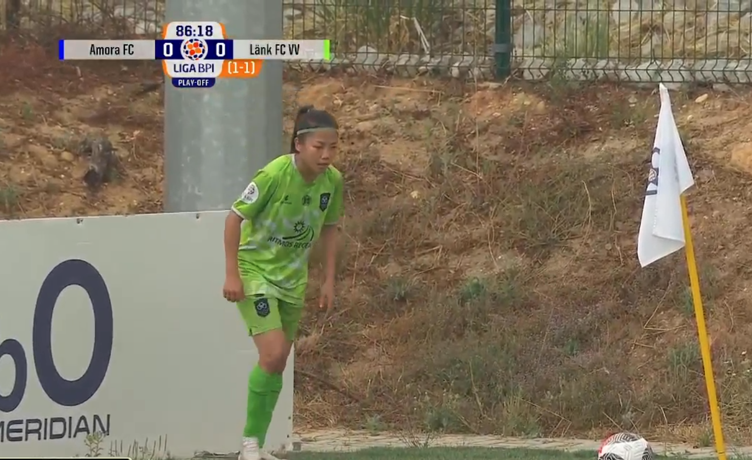 Quyết đấu 120 phút, Huỳnh Như cùng Lank FC đánh bại Amora, giành vé trụ hạng - Ảnh 3.