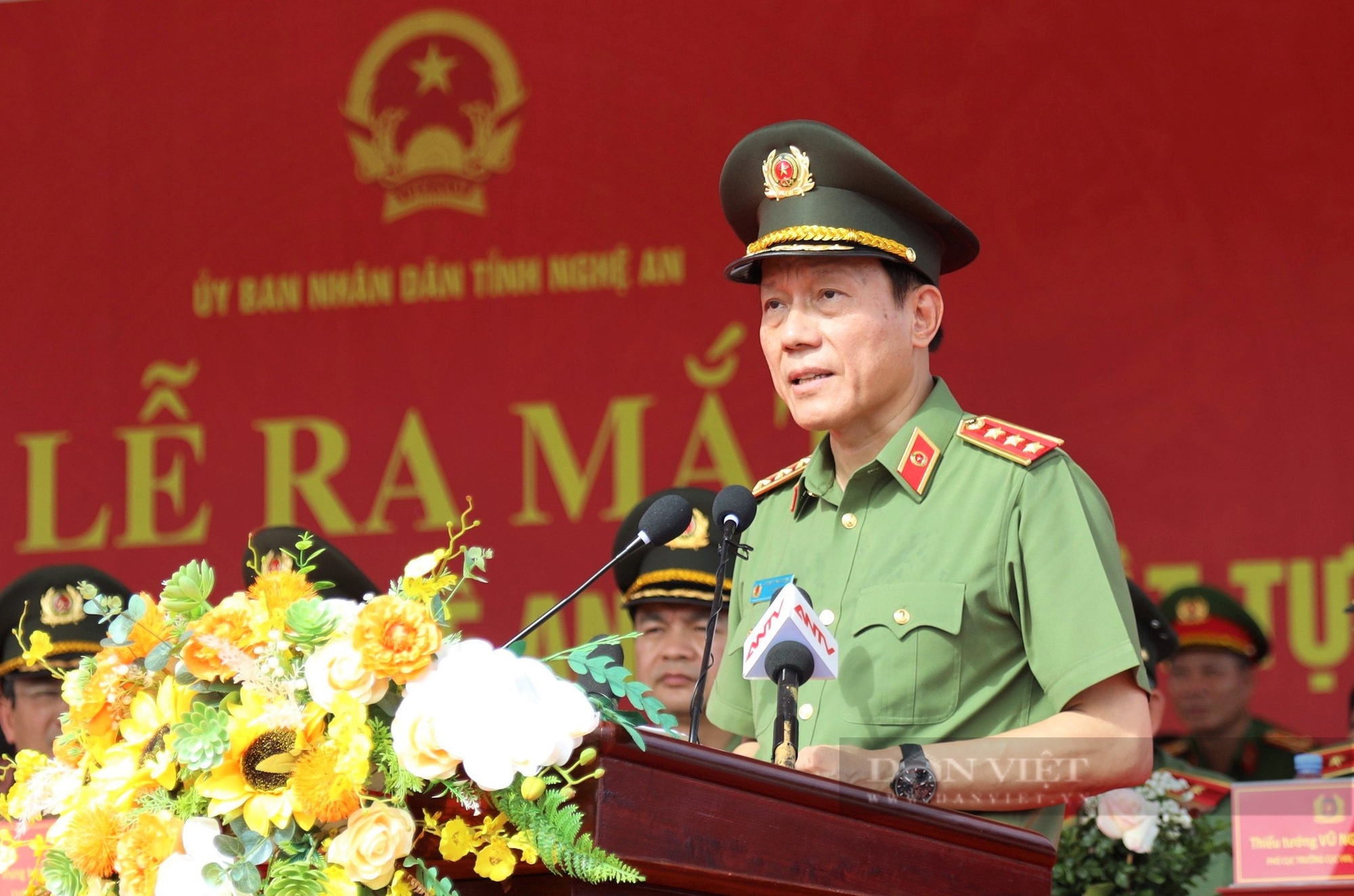 Bộ trưởng Bộ Công an Lương Tam Quang: Giải quyết hiệu quả các vụ việc phức tạp ngay từ cơ sở- Ảnh 2.