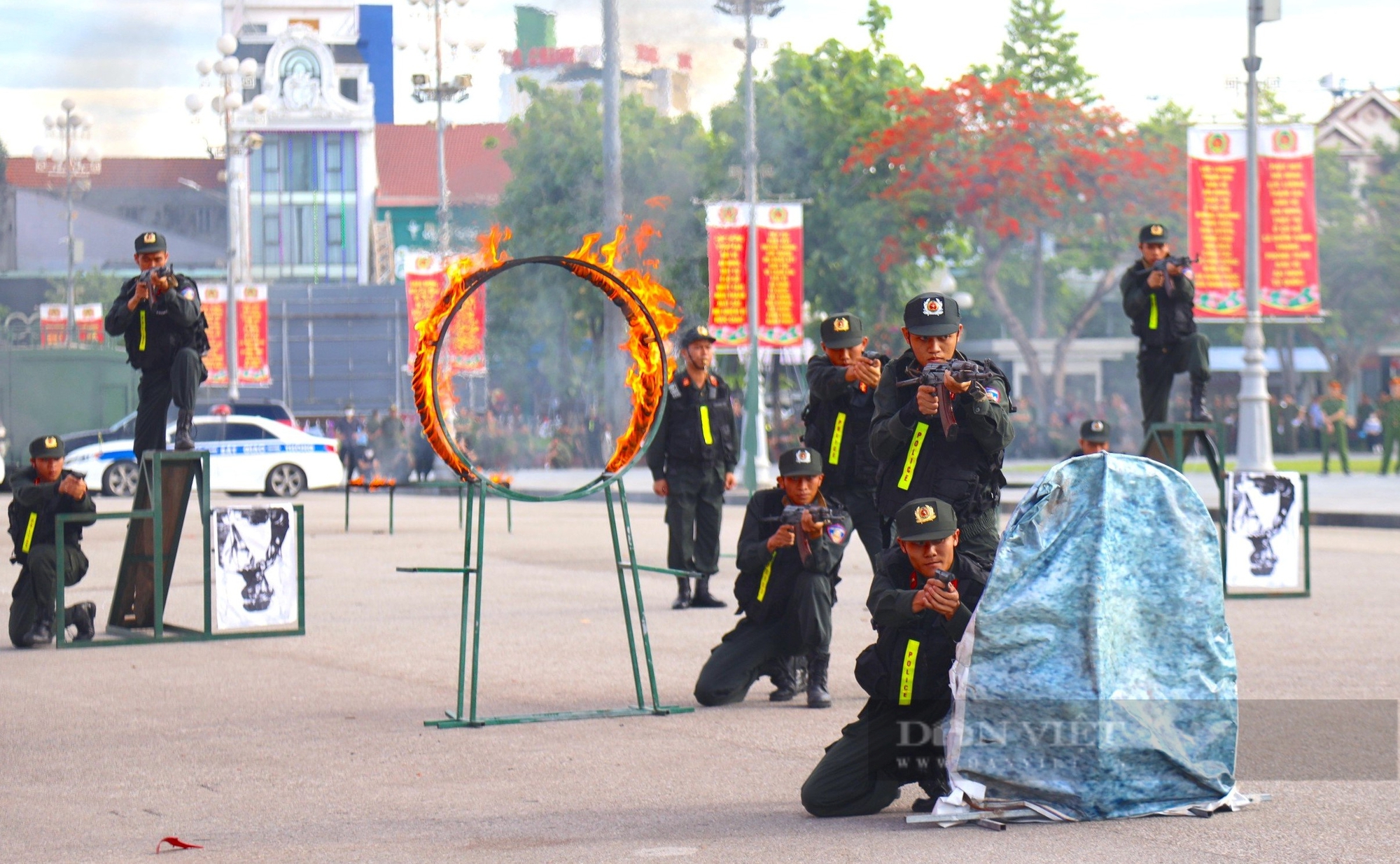 Bộ trưởng Bộ Công an Lương Tam Quang: Giải quyết hiệu quả các vụ việc phức tạp ngay từ cơ sở- Ảnh 5.