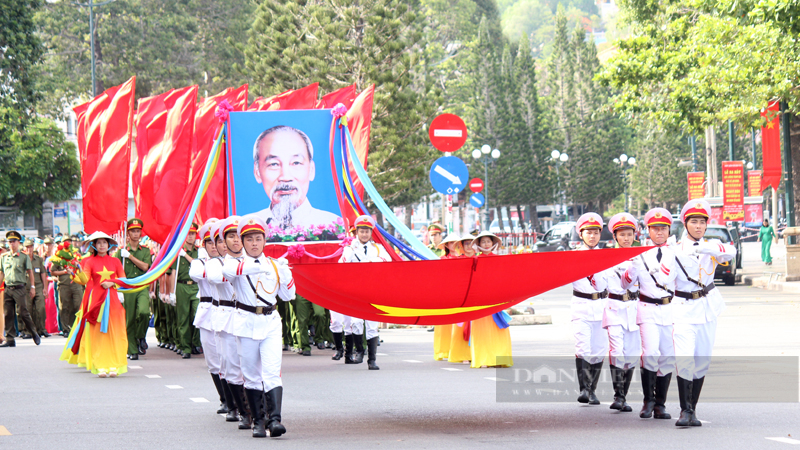 Phó Chủ tịch T.Ư Hội Nông dân Việt Nam dự lễ ra mắt lực lượng tham gia bảo vệ an ninh trật tự cơ sở- Ảnh 5.