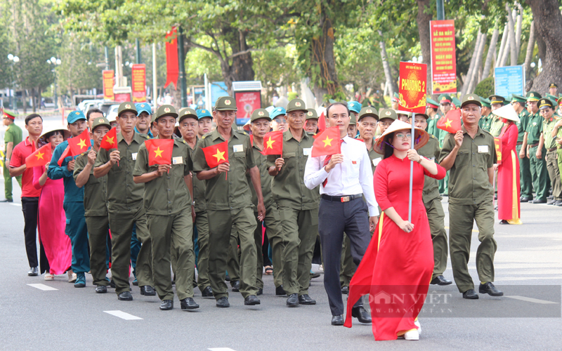 Phó Chủ tịch T.Ư Hội Nông dân Việt Nam dự lễ ra mắt lực lượng tham gia bảo vệ an ninh trật tự cơ sở- Ảnh 7.
