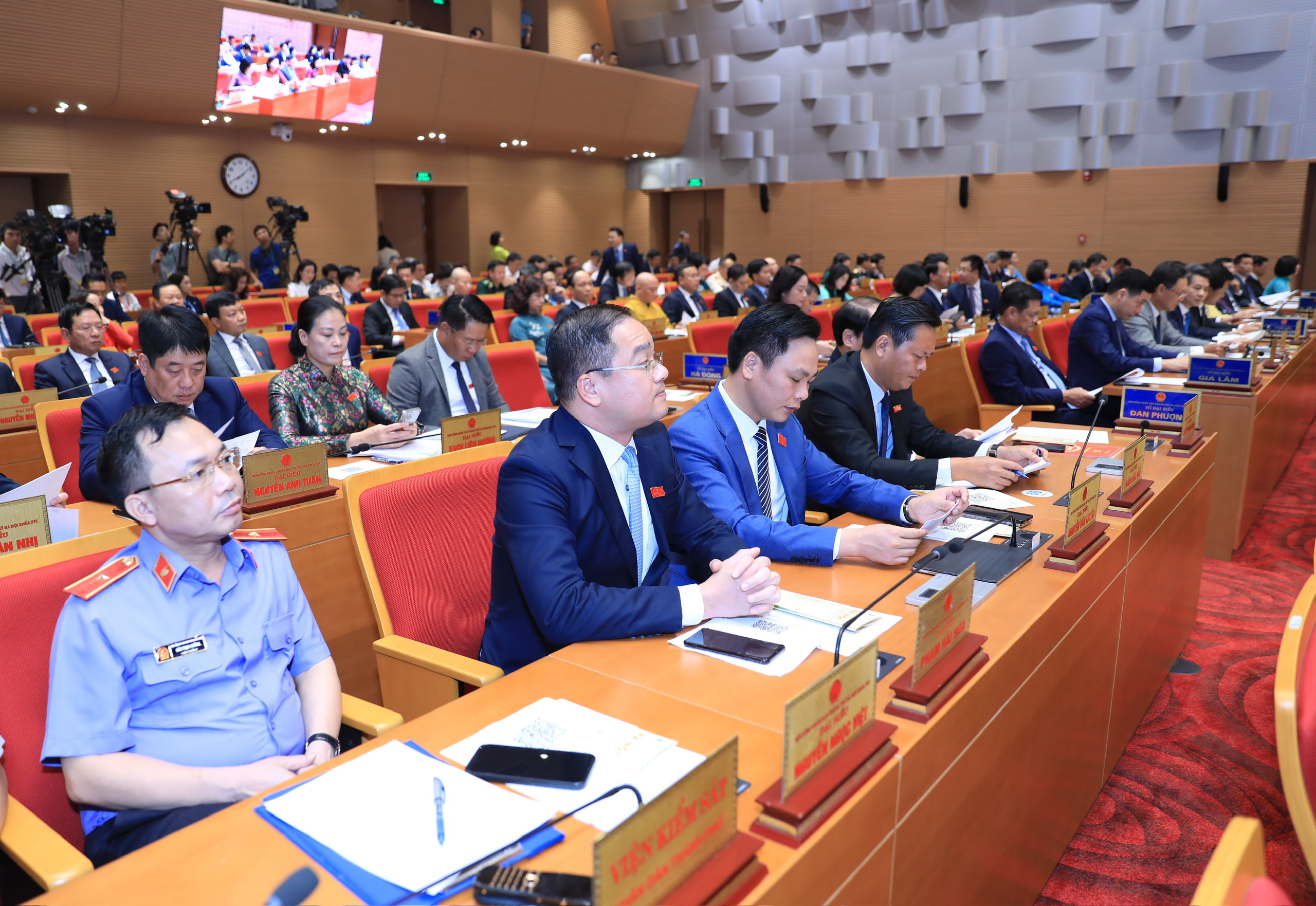 HĐND TP Hà Nội khai mạc kỳ họp có khối lượng công việc lớn, nhiều nội dung quan trọng- Ảnh 4.