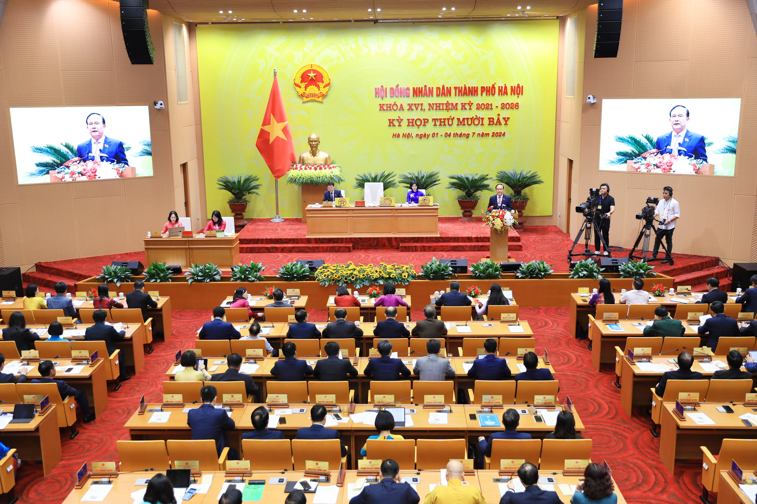 Phó Chủ tịch Hà Nội: Sẽ thay thế cán bộ không có tinh thần phục vụ người dân, doanh nghiệp- Ảnh 2.