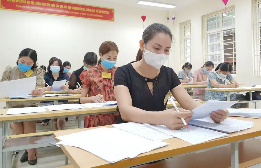 Hà Nội điều động gần 600 giáo viên chấm thi tốt nghiệp THPT năm 2024- Ảnh 1.