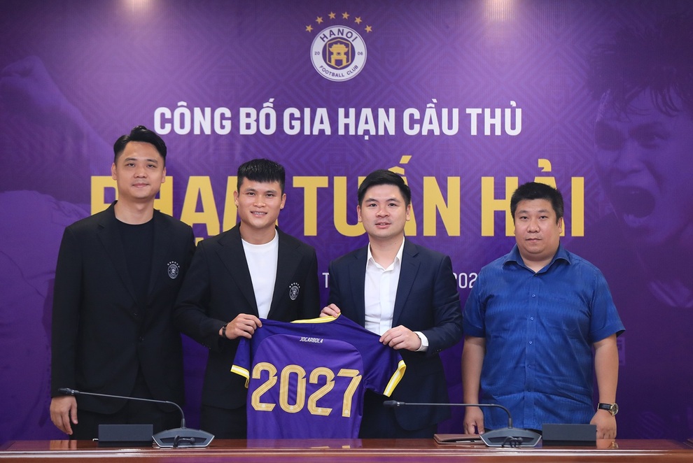 Tuấn Hải gia hạn 3 năm với Hà Nội FC, sở hữu điều khoản đặc biệt- Ảnh 1.