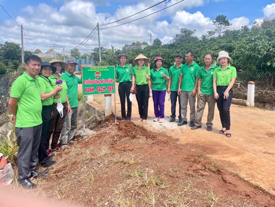 Gặp khó trong tiêu thụ nông sản, vướng quy hoạch khoáng sản, nông dân Lâm Đồng mong được hỗ trợ- Ảnh 4.