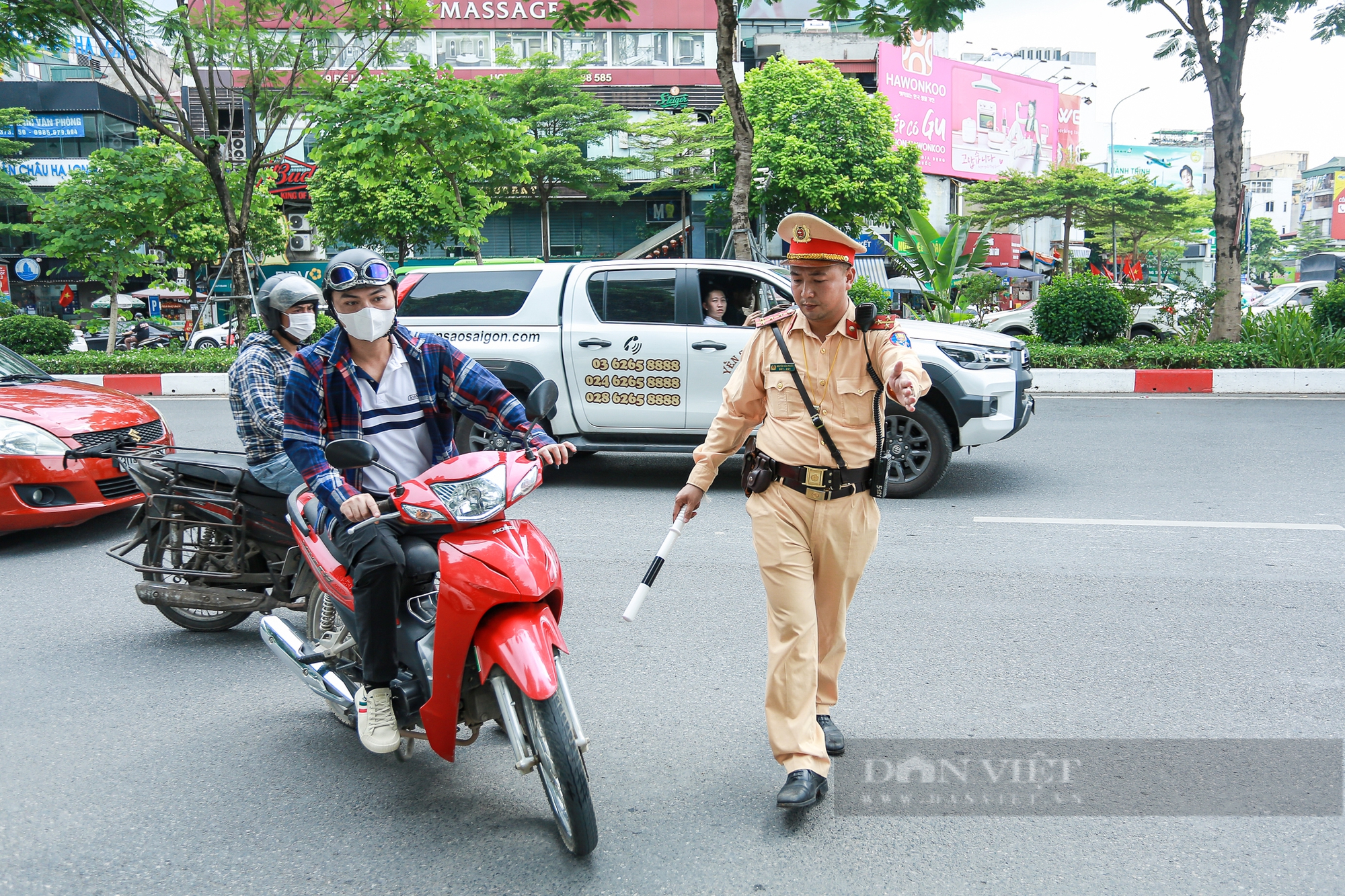 Người vi phạm không nhớ mật khẩu, chưa cập nhật khi CSGT kiểm tra giấy tờ qua hệ thống VNeID- Ảnh 2.