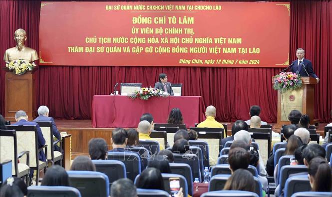 Chủ tịch nước Tô Lâm: Đánh giá cao lòng yêu nước của kiều bào, doanh nghiệp Việt Nam tại Lào- Ảnh 2.