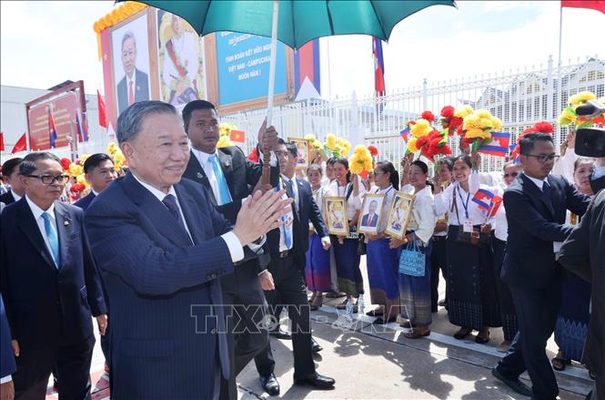 Chủ tịch nước Tô Lâm bắt đầu thăm cấp Nhà nước Vương quốc Campuchia - Ảnh 2.