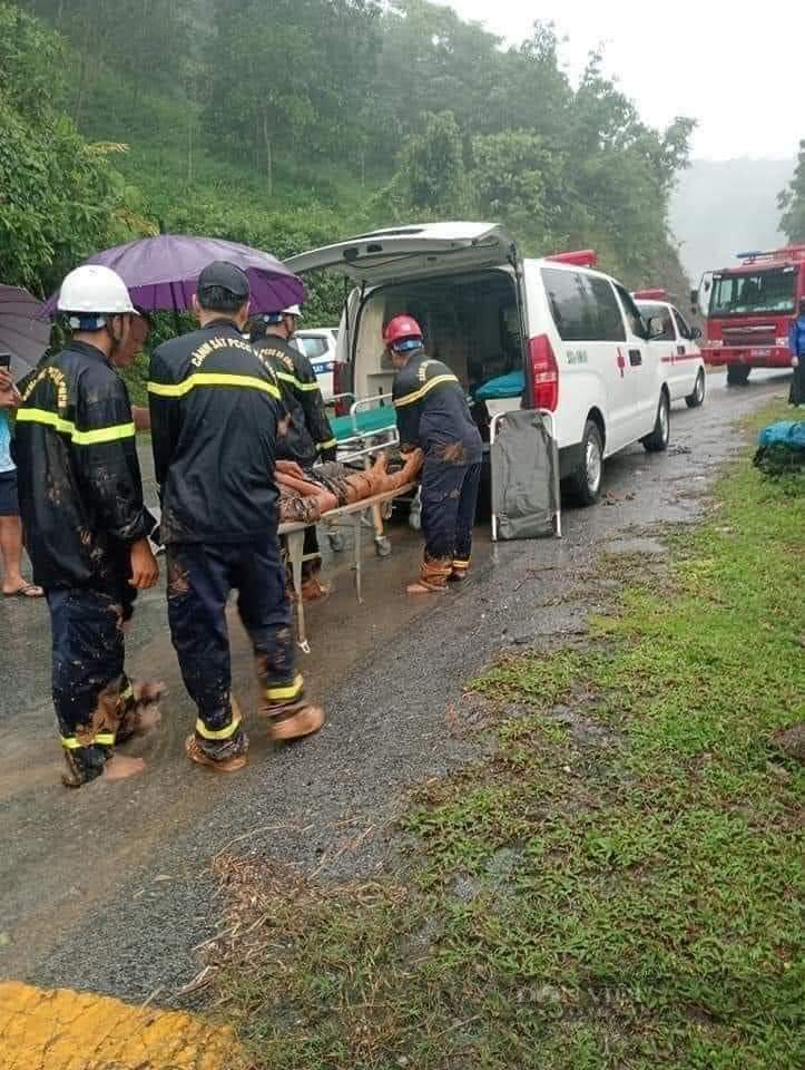 Vụ sạt lở đất ở Hà Giang làm nhiều người tử vong: Xác định số lượng hành khách trên xe ô tô- Ảnh 2.