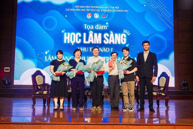 Nam sinh ngành Y đạt giải Á quân tập thể và Huy chương Bạc cá nhân cuộc thi Hóa sinh Y học quốc tế - Ảnh 5.