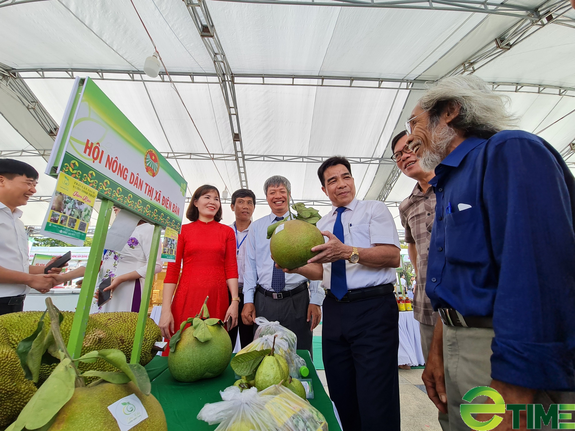 Chủ tịch tỉnh Quảng Nam Lê Văn Dũng yêu cầu xử lý tình trạng đùn đẩy, né tránh, thiếu trách nhiệm - Ảnh 3.