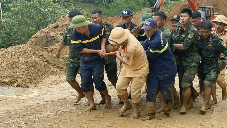 Nạn nhân vụ sạt lở đất ở Hà Giang bàng hoàng kể về 2 lần thoát tử khi bị đất đá vùi lên người- Ảnh 4.