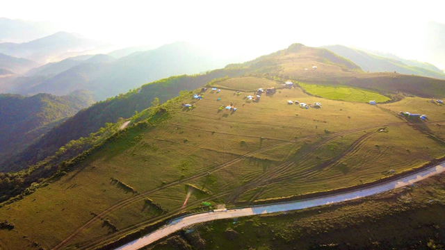 Giữa vùng đất nắng gió Quảng Ngãi có một thảo nguyên bao la, dân đang trồng la liệt rau xứ lạnh- Ảnh 5.