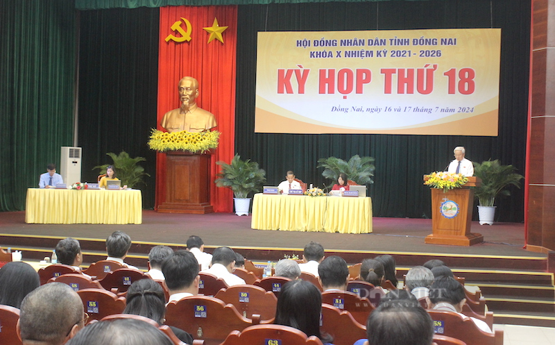 Khai mạc kỳ họp thứ 18 HĐND tỉnh Đồng Nai khóa X, nhiệm kỳ 2021-2026 ngày 16/7. Ảnh: Nguyên Vỹ