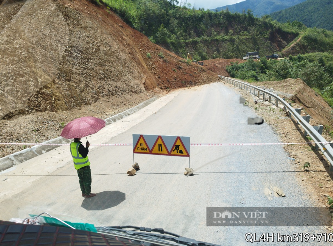 Lai Châu: Mưa lớn kéo dài nhiều ngày gây sạt lở đất đá, ách tắc giao thông- Ảnh 2.