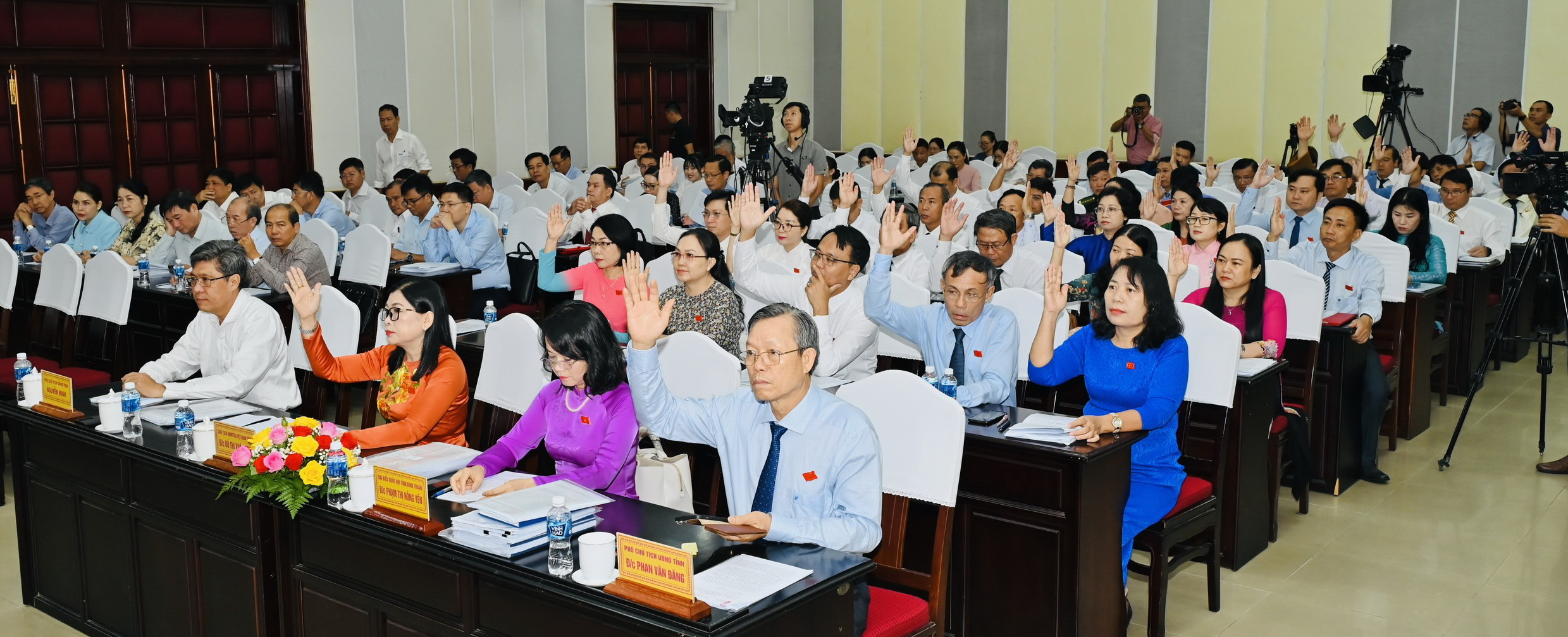 Đã có cách giúp hàng trăm hộ dân an cư lạc nghiệp trước sóng biển xâm thực ở Bình Thuận- Ảnh 5.