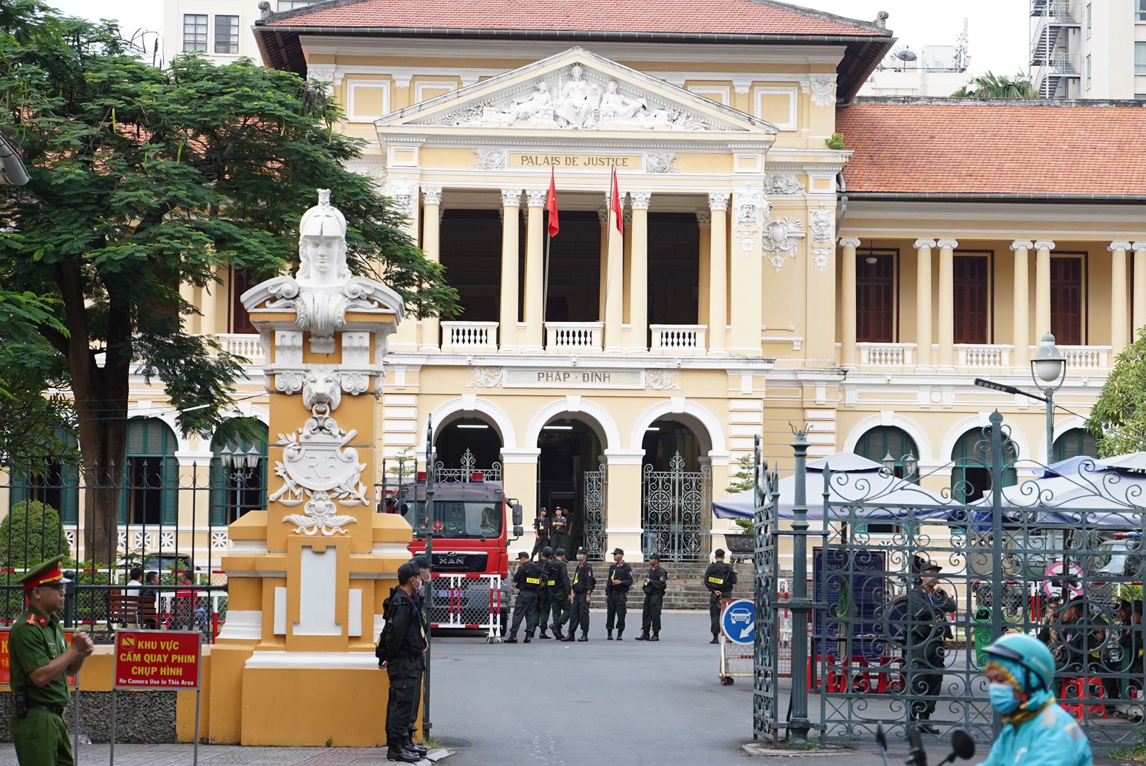 TIN NÓNG 24 GIỜ QUA: Tổng Giám đốc Việt Á Phan Quốc Việt được giảm án; anh đâm em ruột tử vong- Ảnh 5.