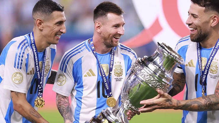 Dàn sao Tây Ban Nha vô địch EURO, vẫn lo bị Messi "nẫng" mất Quả bóng vàng- Ảnh 2.