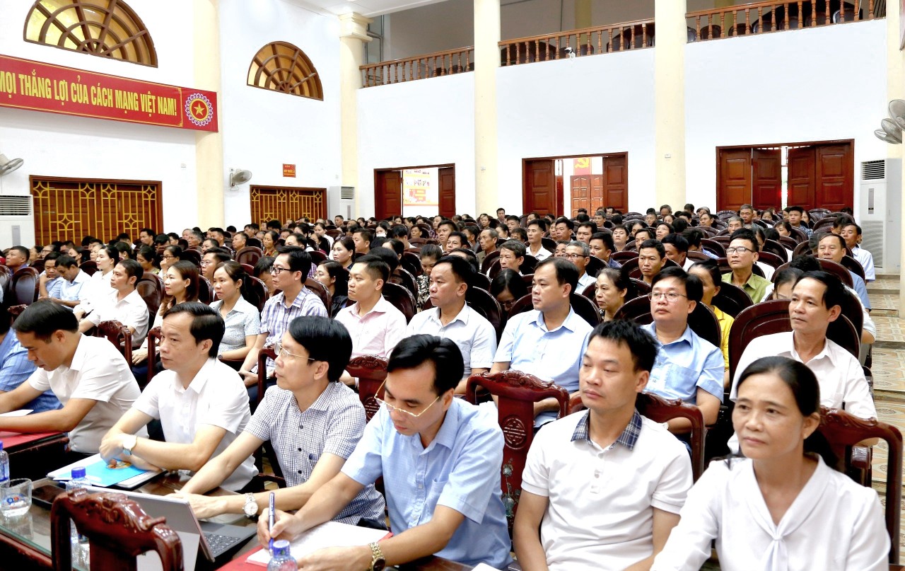 Ninh Bình: Thường trực Huyện ủy Nho Quan đối thoại với cán bộ, hội viên nông dân - Ảnh 3.