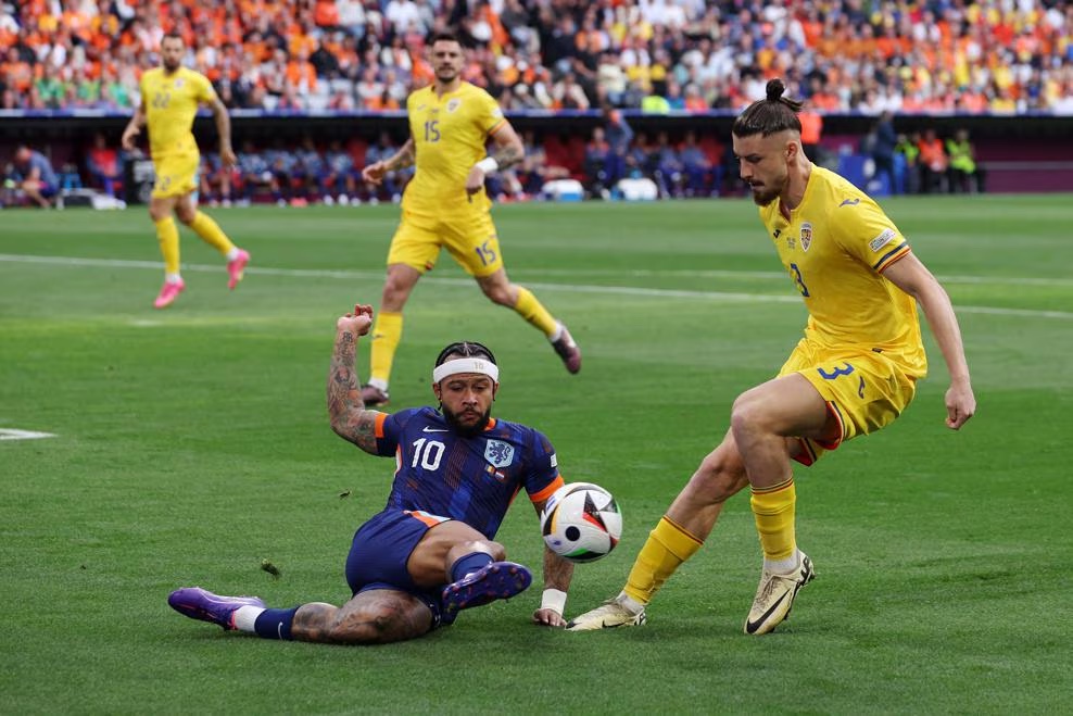 Kết quả Romania vs Hà Lan: Con trai huyền thoại Hagi đổ máu, Romania thua đậm Hà Lan- Ảnh 4.