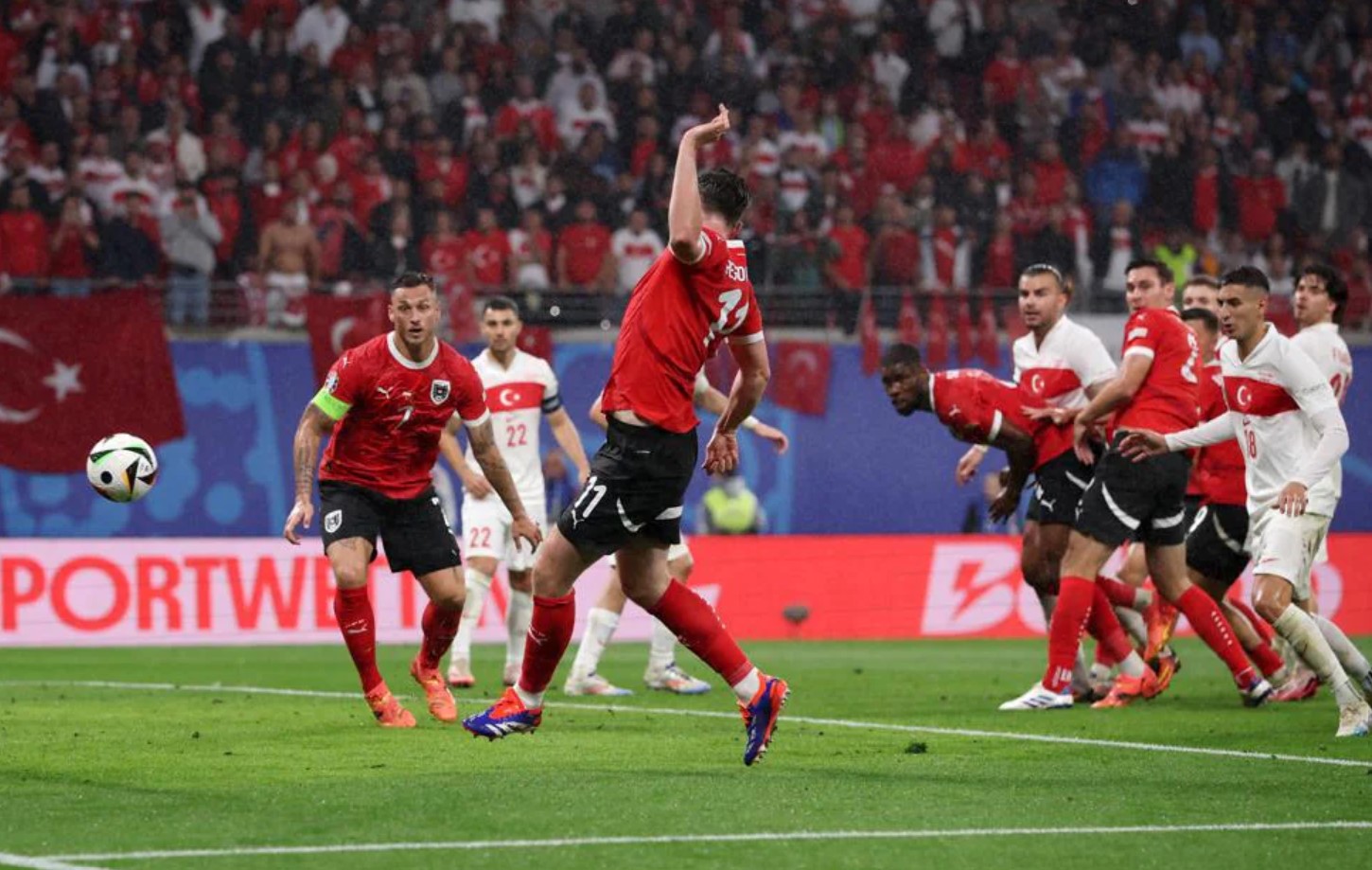 Kết quả Áo vs Thổ Nhĩ Kỳ: Đánh bại ĐT Áo, Thổ Nhĩ Kỳ chạm trán Hà Lan ở tứ kết EURO 2024- Ảnh 3.