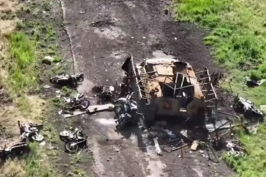 Ukraine tiêu diệt toàn bộ đoàn xe quân sự Nga, giữ vững thị trấn chiến lược Vuhledar ở Donetsk- Ảnh 1.