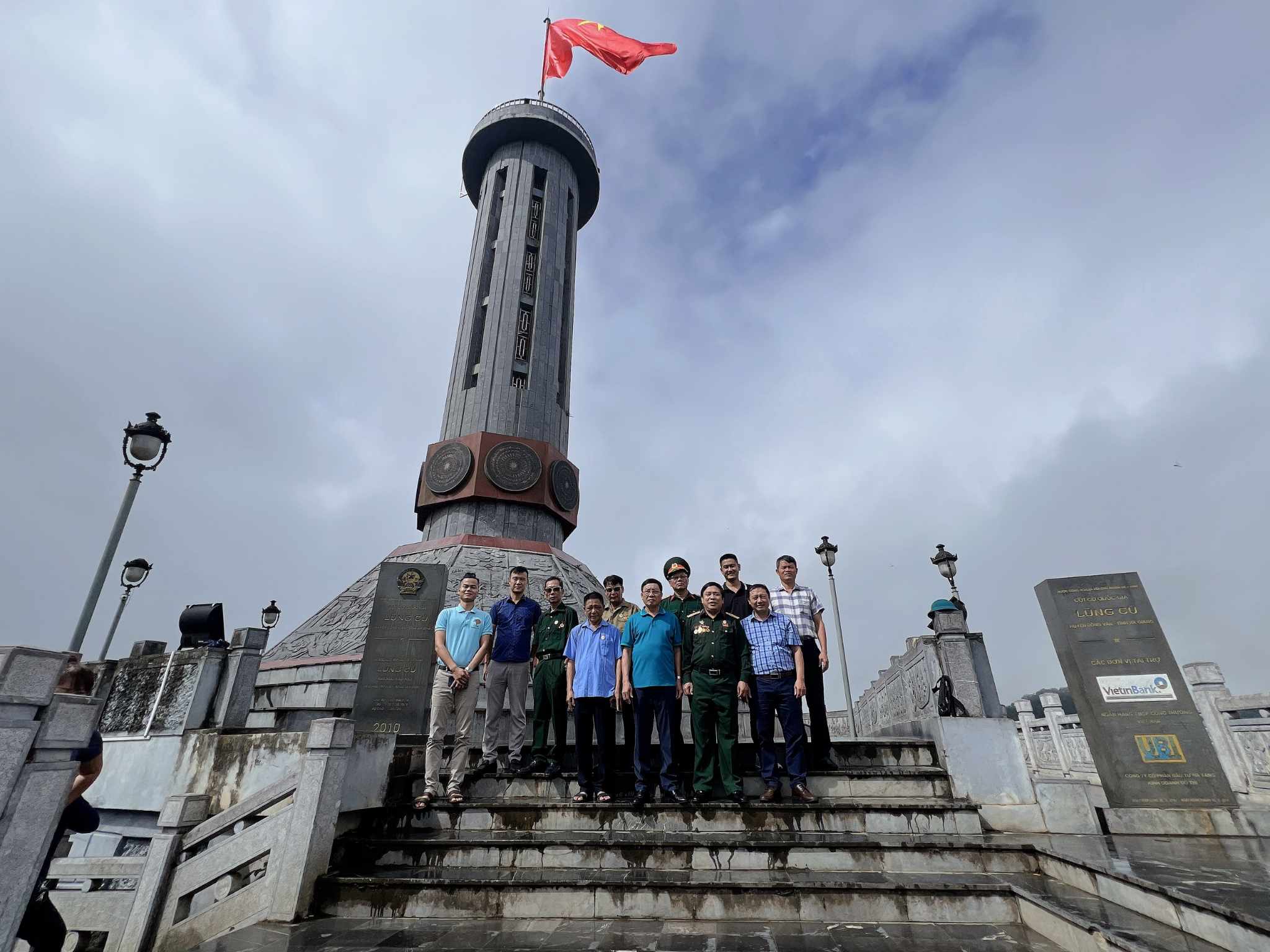 Hội Cựu chiến binh Cơ quan TƯ Hội NDVN thăm hỏi, tặng quà nông dân khó khăn là hội viên CCB tại Hà Giang- Ảnh 7.