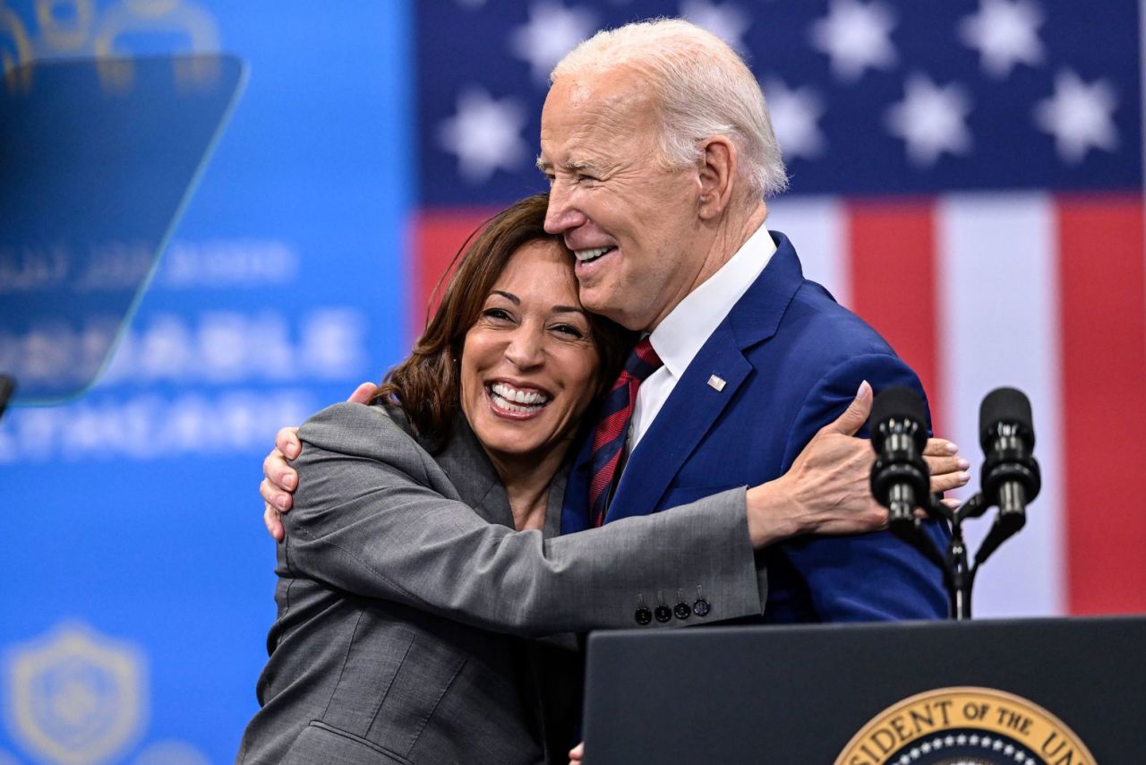 Chuyện ít biết về 48 giờ quyết định lịch sử của ông Biden khi từ bỏ cuộc đua tổng thống Mỹ- Ảnh 1.