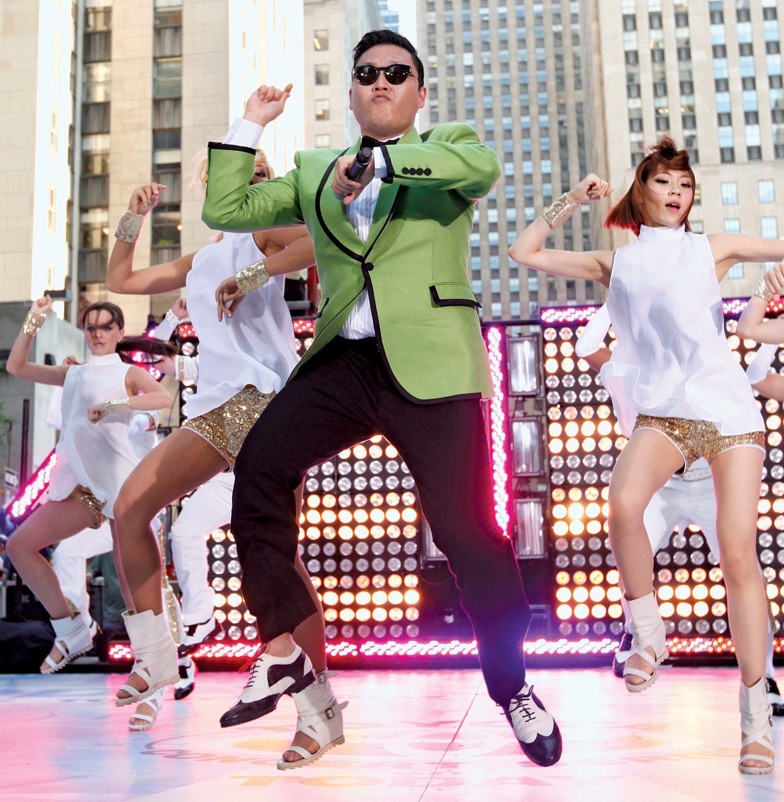 Lý do bất ngờ khiến chủ nhân "Gangnam Style" huỷ show- Ảnh 1.