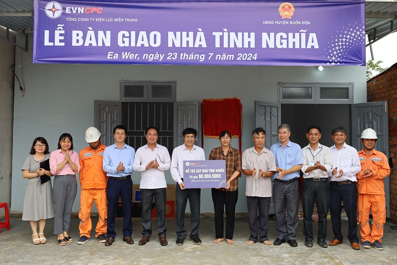 Xây dựng nhà tình nghĩa cho gia đình thương binh, thân nhân liệt sĩ tại huyện Buôn Đôn