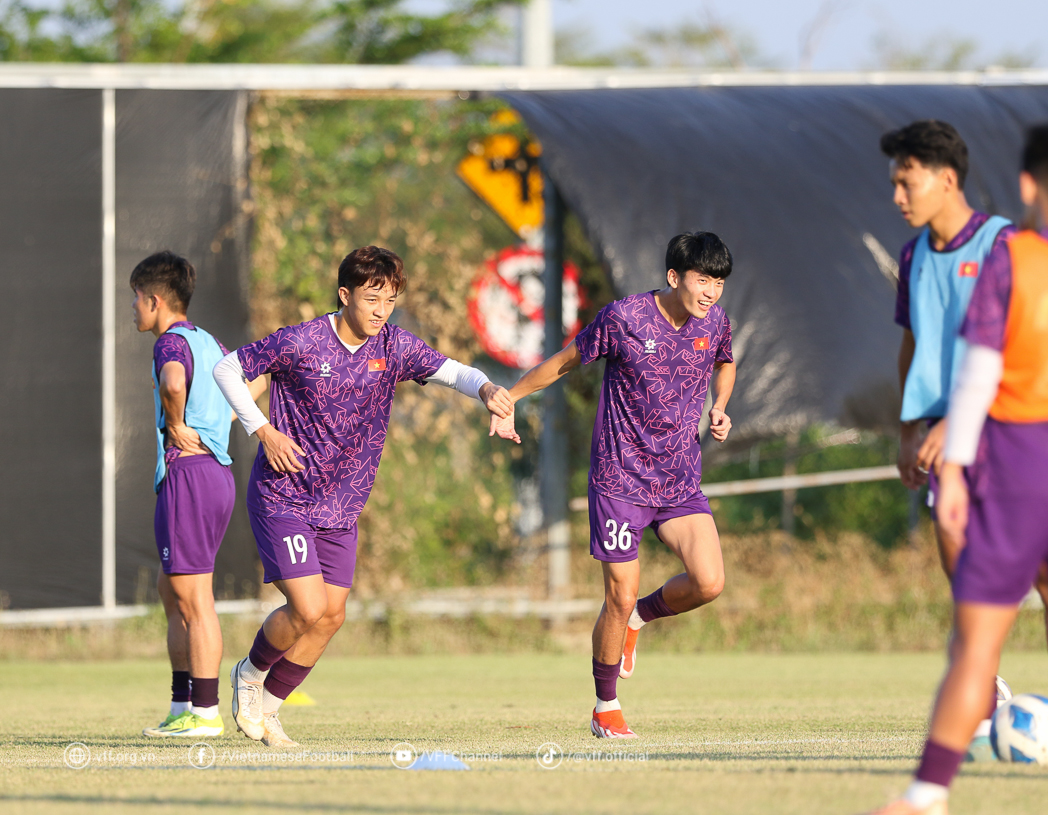 Quang Dũng (U19 Việt Nam) muốn lập hat-trick siêu phẩm tại giải U19 Đông Nam Á- Ảnh 3.