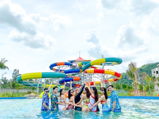 Phá đảo mùa hè tại công viên nước Thanh Long Water Park- Ảnh 4.