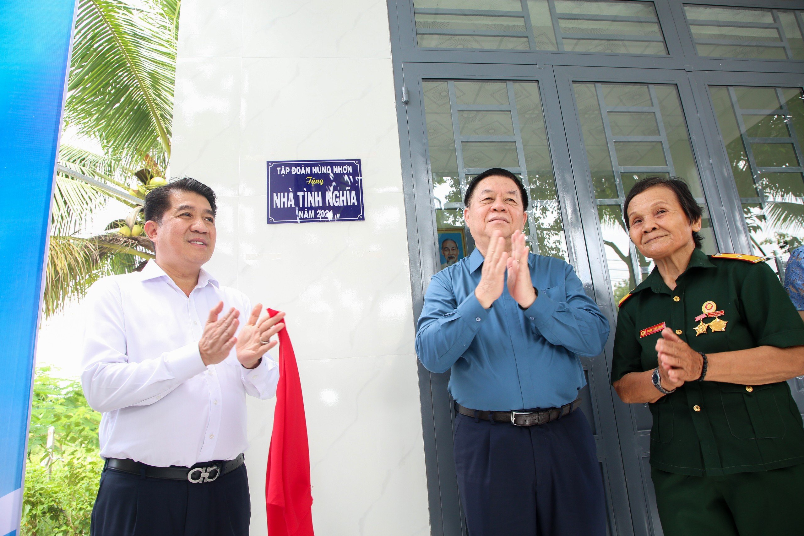 Tập đoàn Hùng Nhơn đồng hành cùng huyện Tân Châu trao tặng nhà tình nghĩa cho hộ gia đình chính sách