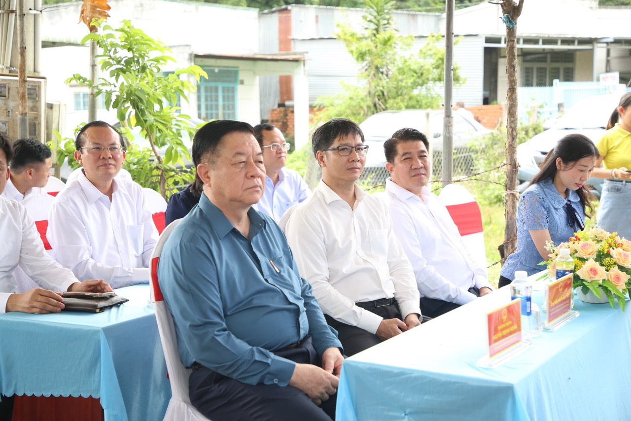 Tập đoàn Hùng Nhơn trao tặng nhà tình nghĩa cho các gia đình chính sách, người có công tỉnh Tây Ninh- Ảnh 2.