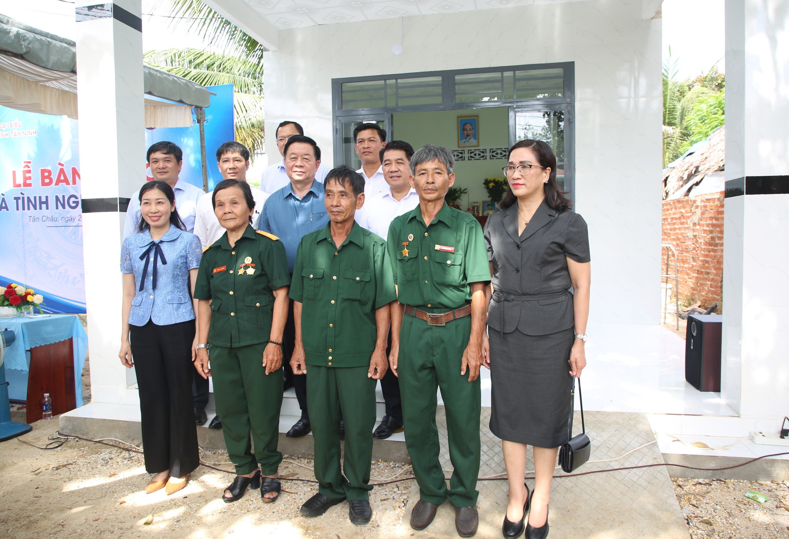 Tập đoàn Hùng Nhơn trao tặng nhà tình nghĩa cho các gia đình chính sách, người có công tỉnh Tây Ninh- Ảnh 3.