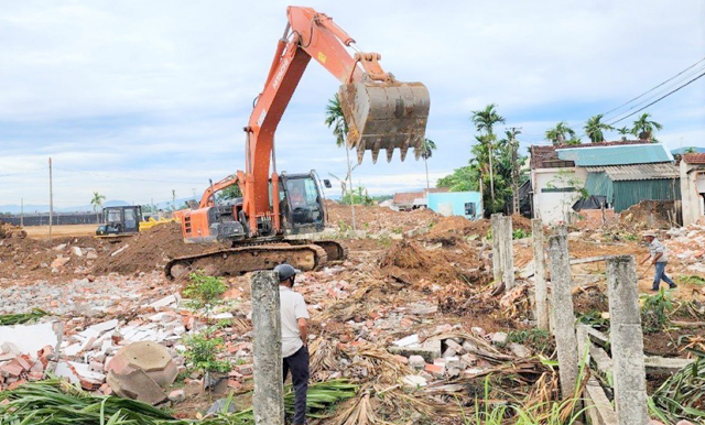 Quảng Ngãi gỡ vướng giải phóng công trình hạ tầng kỹ thuật để thi công cao tốc Bắc – Nam- Ảnh 6.