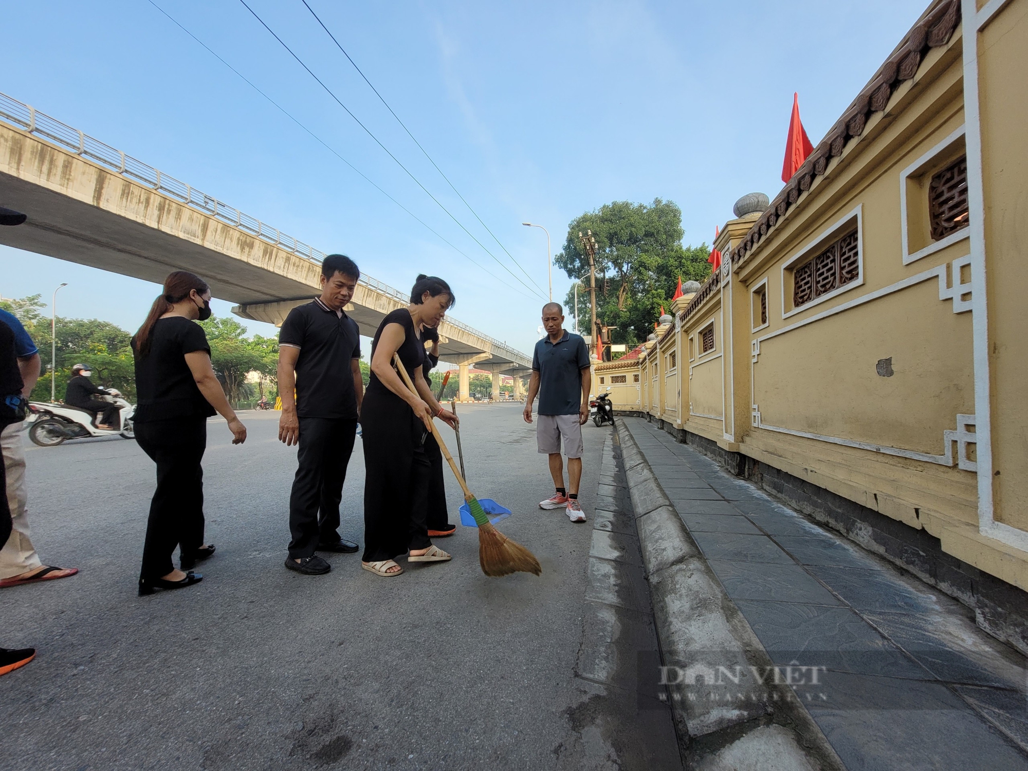 Người Hà Nội lặng lẽ làm đẹp quanh khu vực Nghĩa trang nơi đón Tổng Bí thư Nguyễn Phú Trọng về an nghỉ- Ảnh 3.