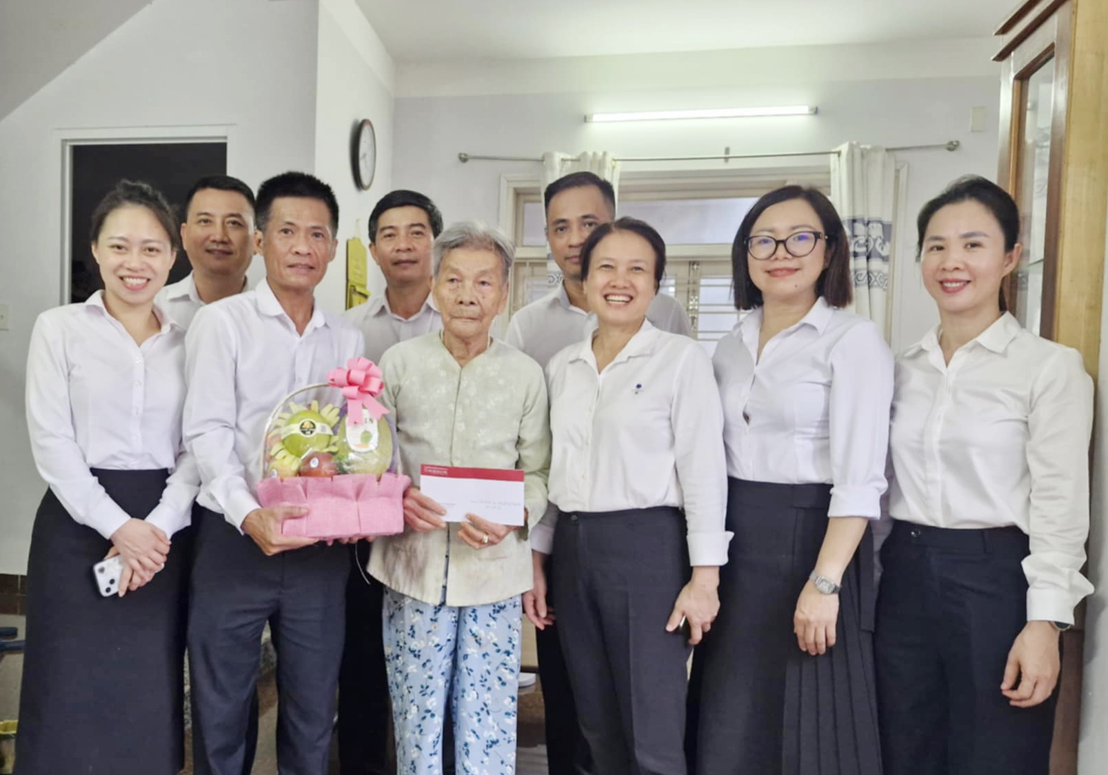 Agribank khu vực miền Trung tổ chức nhiều hoạt động ý nghĩa hướng về cội nguồn- Ảnh 5.