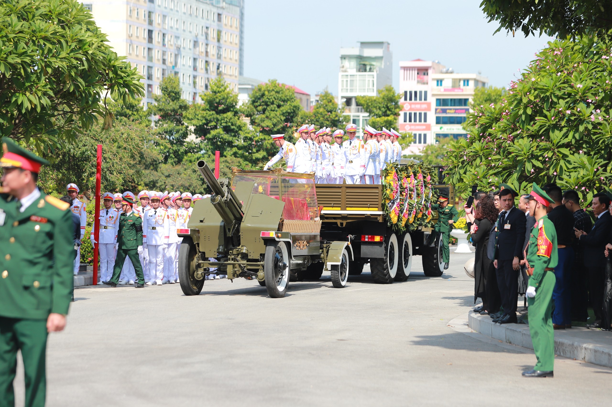 Những phút cuối cùng tiễn đưa Tổng Bí thư Nguyễn Phú Trọng- Ảnh 6.