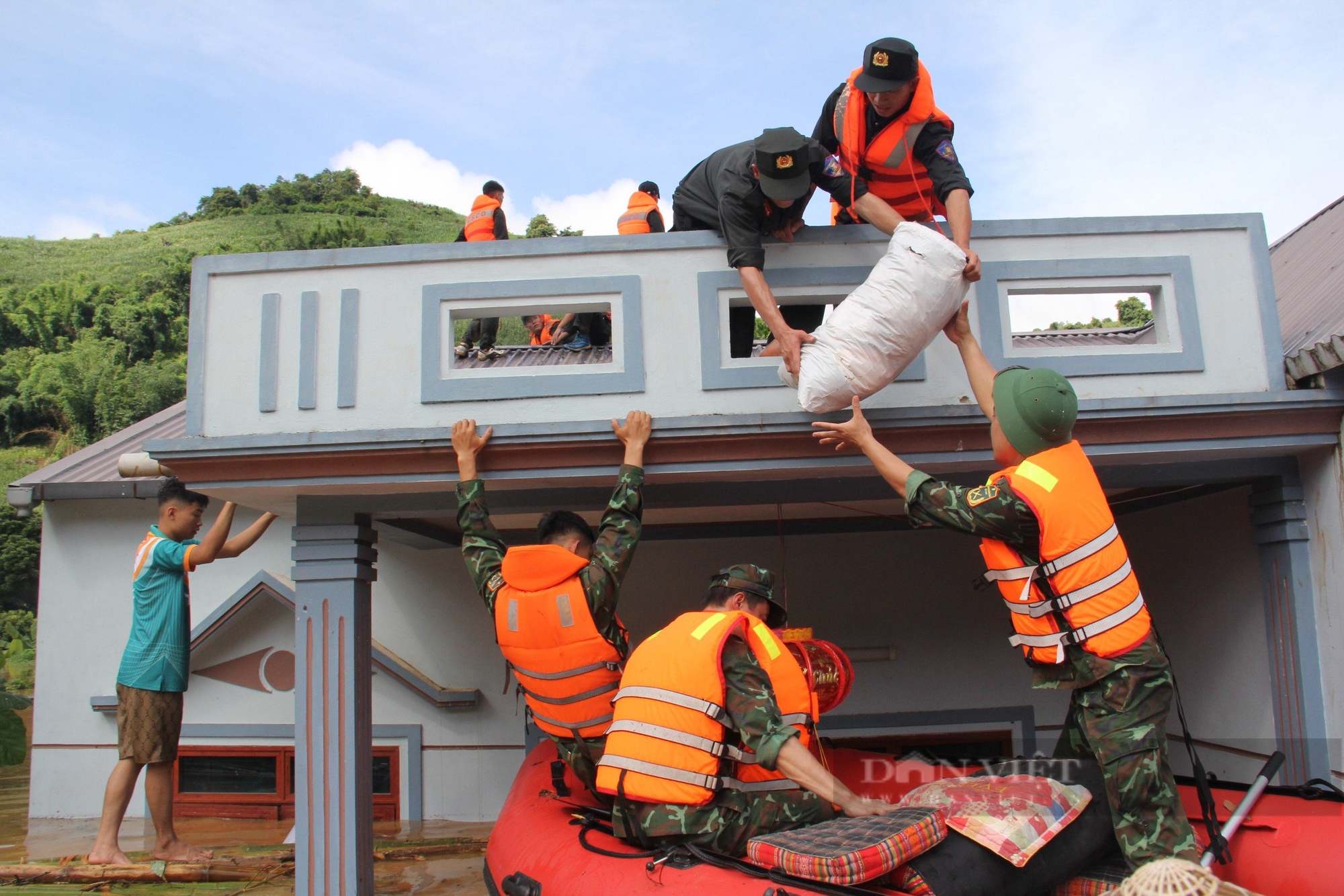 Tổng thiệt hại gần 100 tỷ đồng, TP.Sơn La gồng mình khắc phục thiệt hại sau mưa lũ- Ảnh 2.