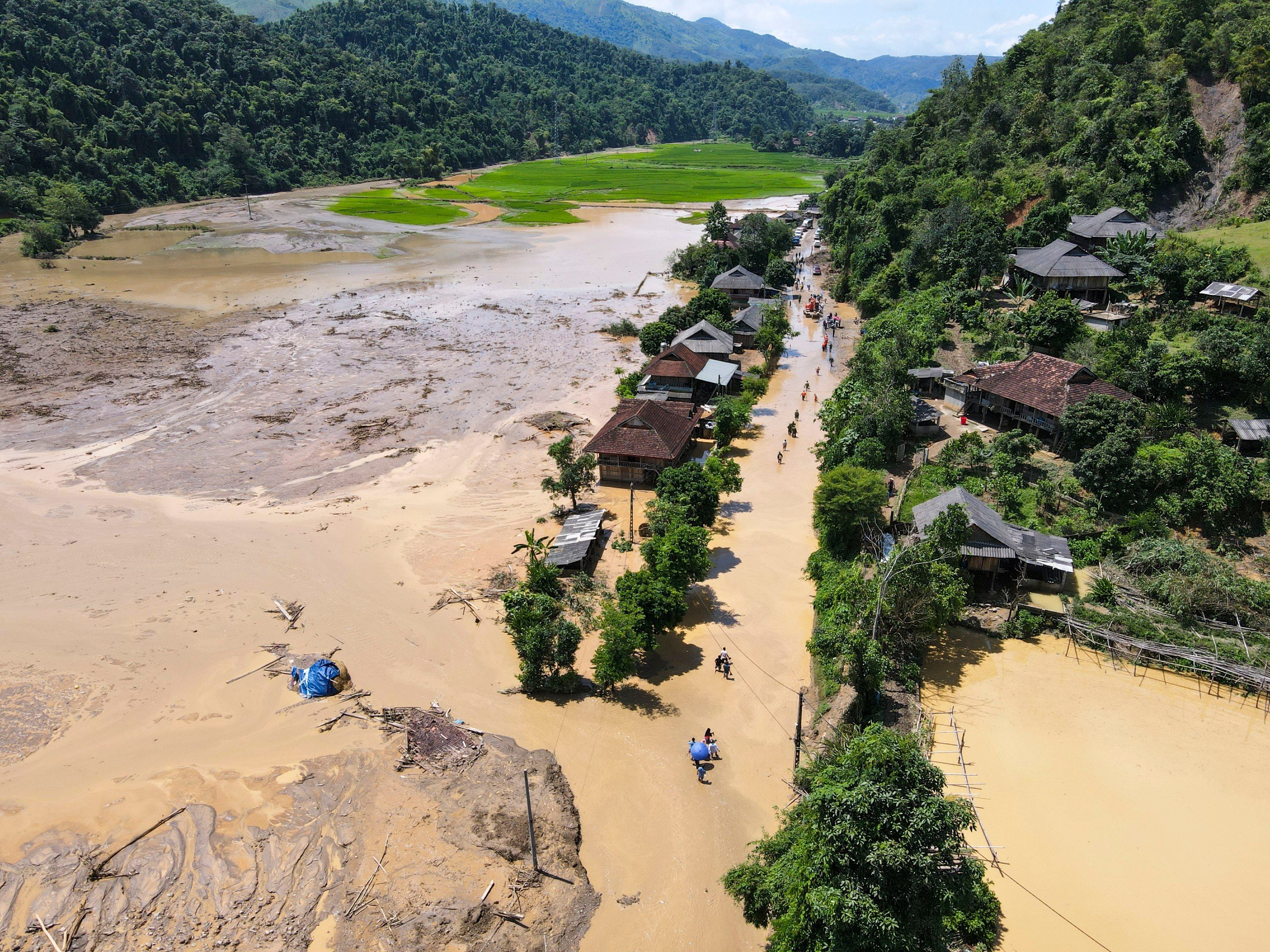 Mường Pồn (Điện Biên) tan hoang sau cơn lũ khiến hơn 10 người thương vong- Ảnh 11.