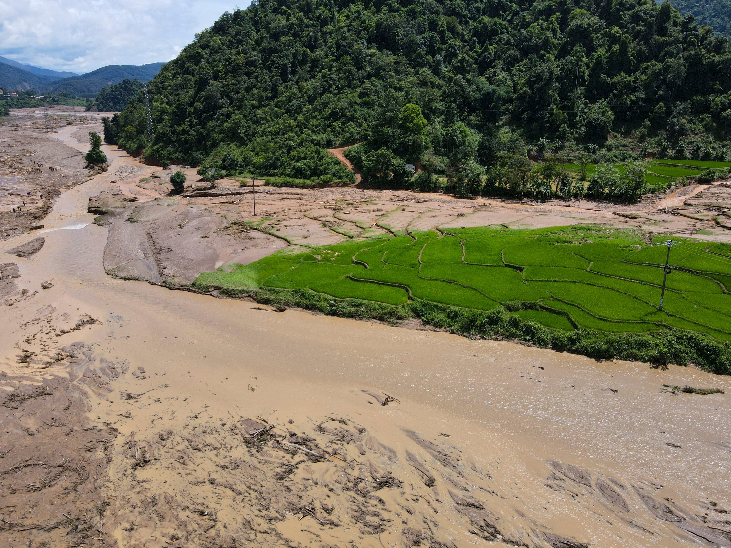 Mường Pồn (Điện Biên) tan hoang sau cơn lũ khiến hơn 10 người thương vong- Ảnh 10.